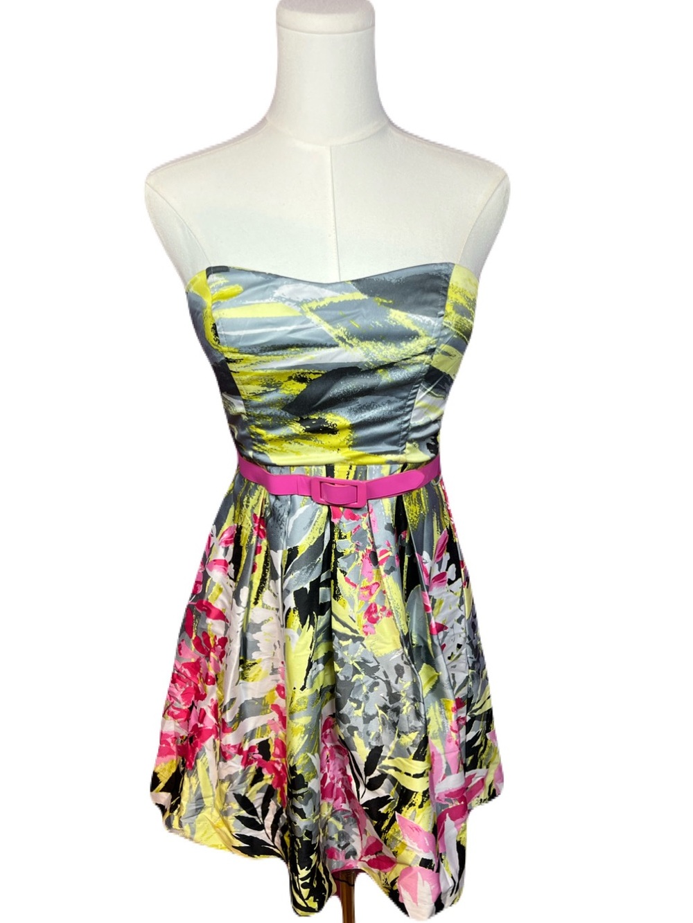 Speechless Strapless Floral Fit & Flare Y2K Homecoming Wedding Guest Dress Sz 5